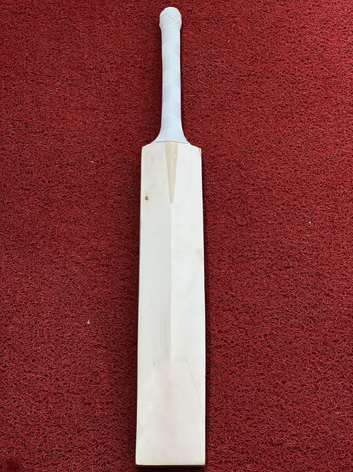 English Willow Rubber Cork Bat for Long Sixes